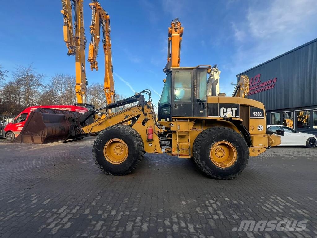 CAT 930 g لوادر بعجل
