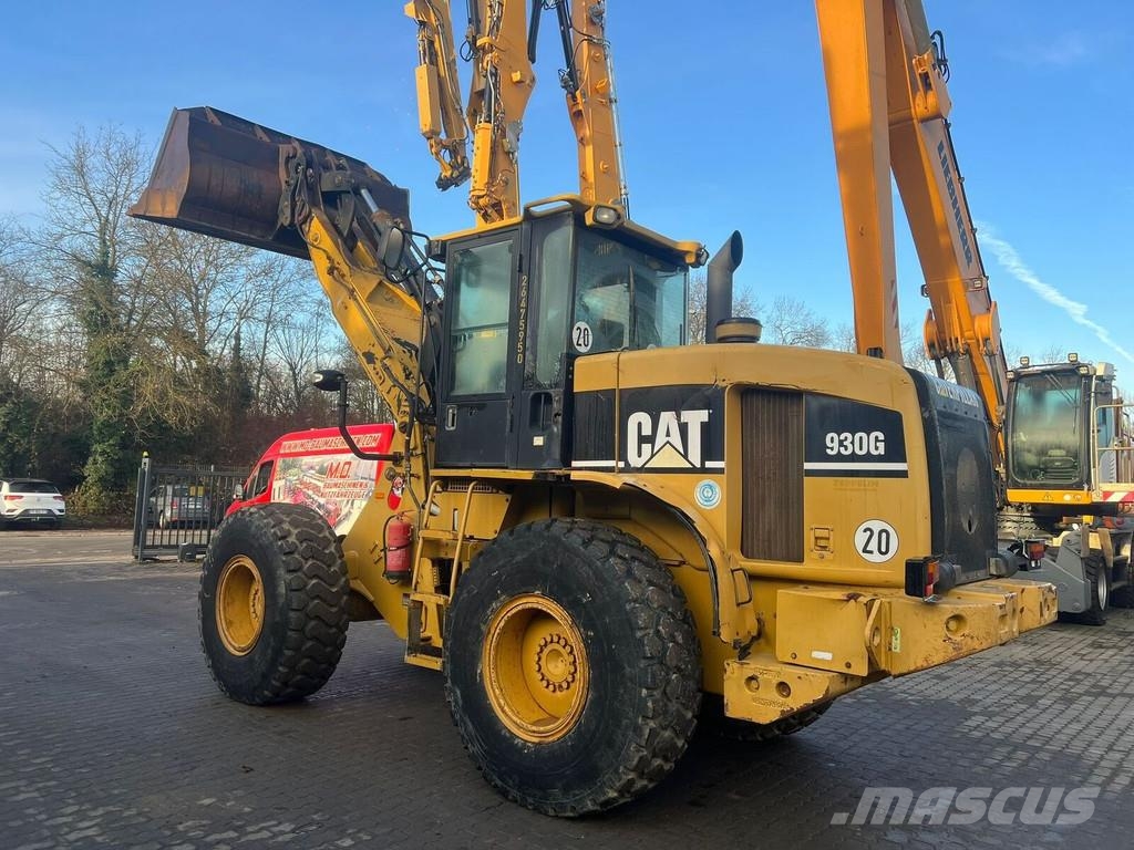 CAT 930 g لوادر بعجل