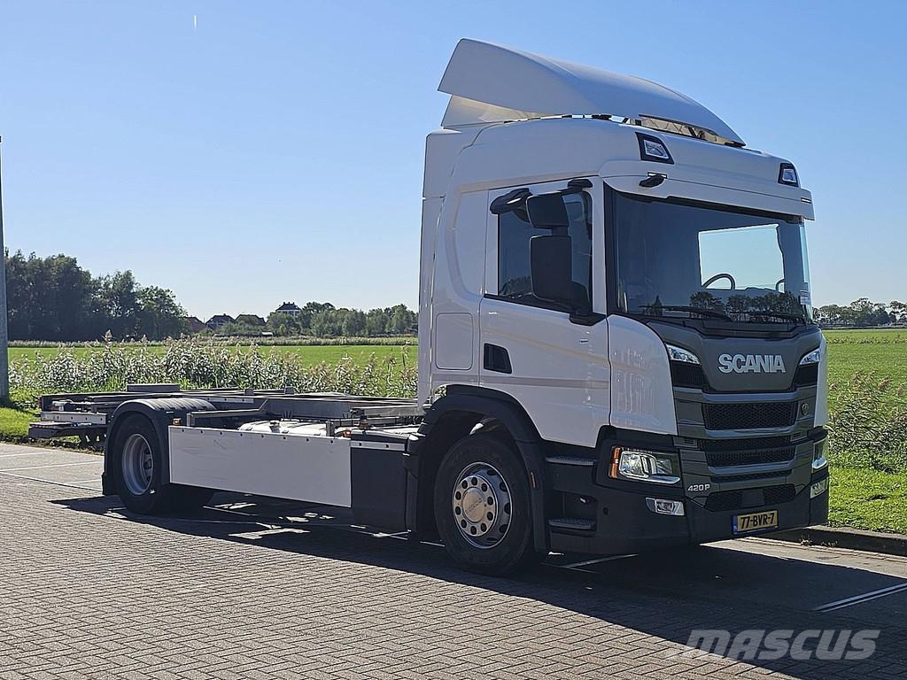 Scania P420 Containertrucks met kabelsysteem