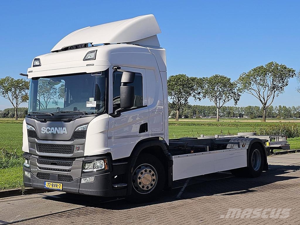 Scania P420 Containertrucks met kabelsysteem