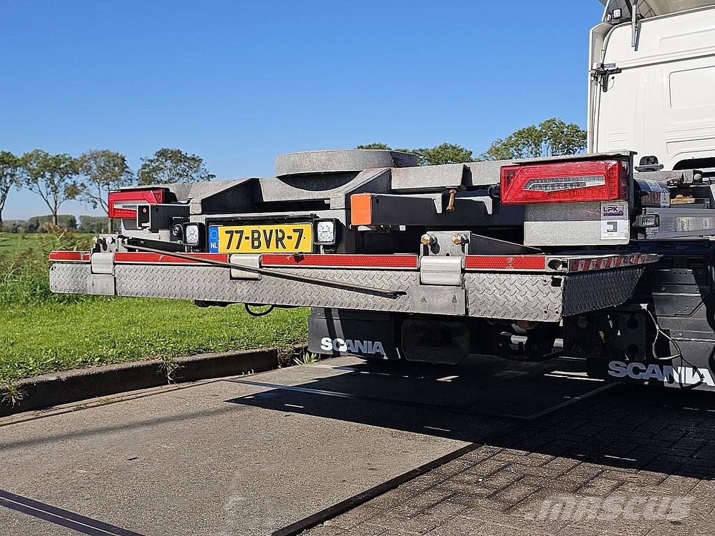 Scania P420 Containertrucks met kabelsysteem