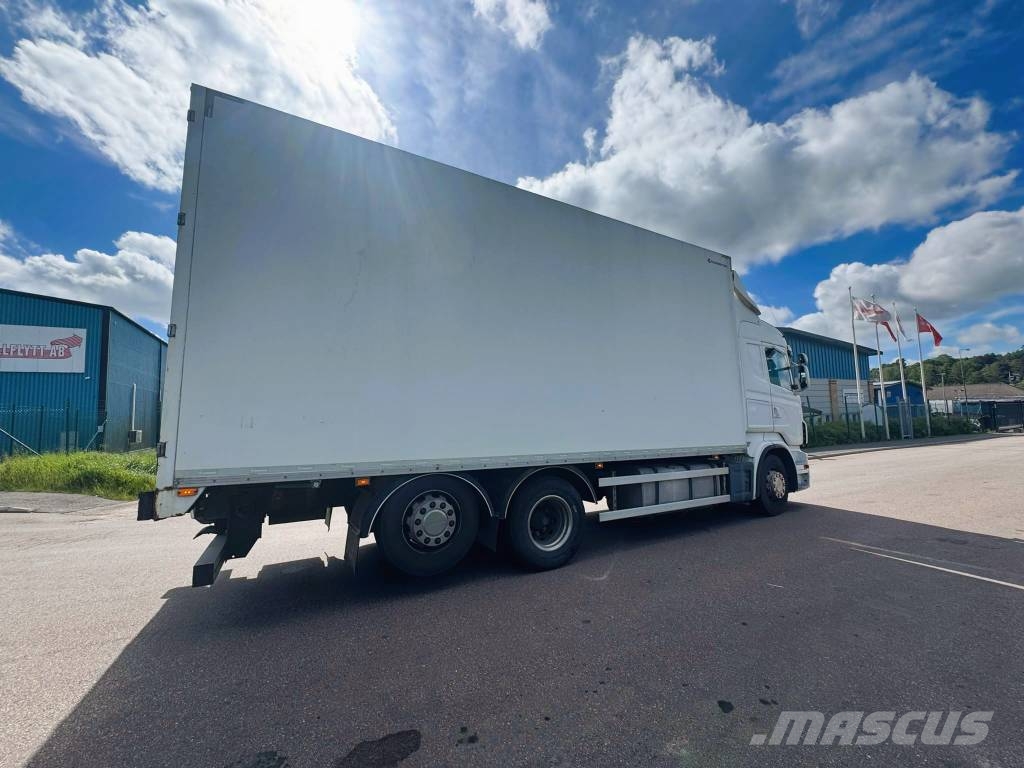 Scania R 440 LB Camiones con caja de remolque