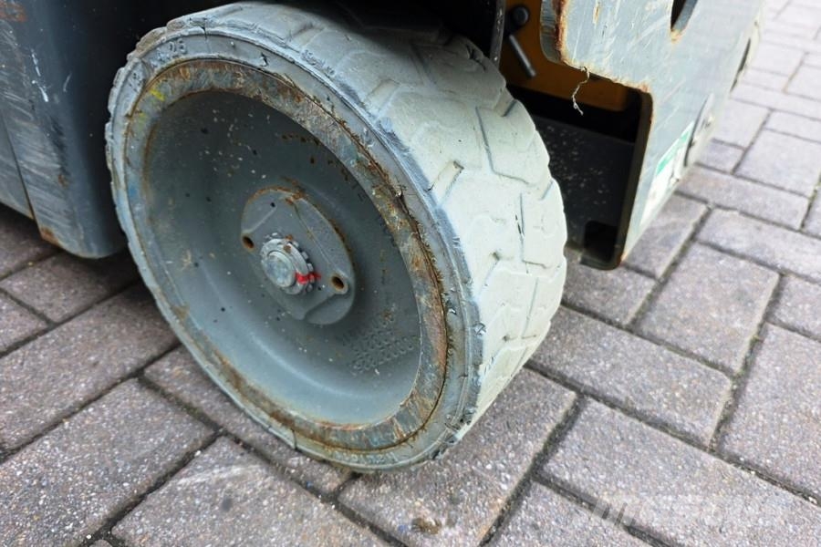 Haulotte Star 6AE Electric, Non Marking Tyres, 5.8m Working Saksilavat