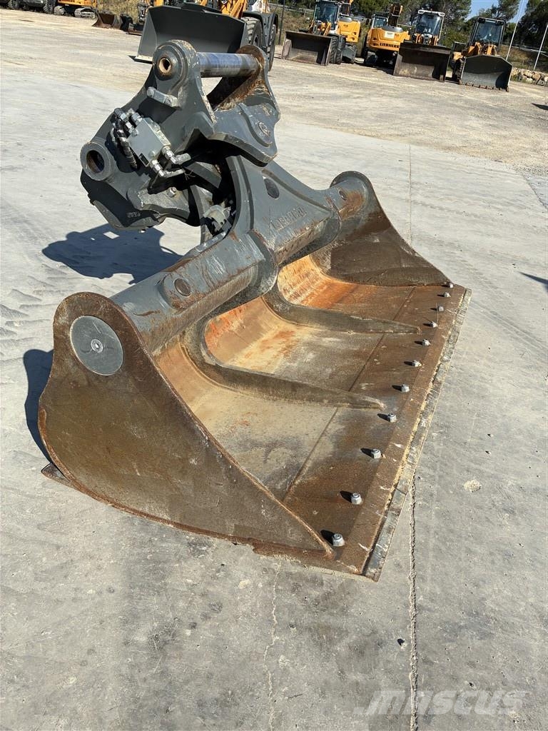 Liebherr A 918 Compact Litronic Pelle sur pneus