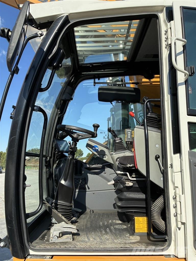 Liebherr A 918 Compact Litronic Pelle sur pneus