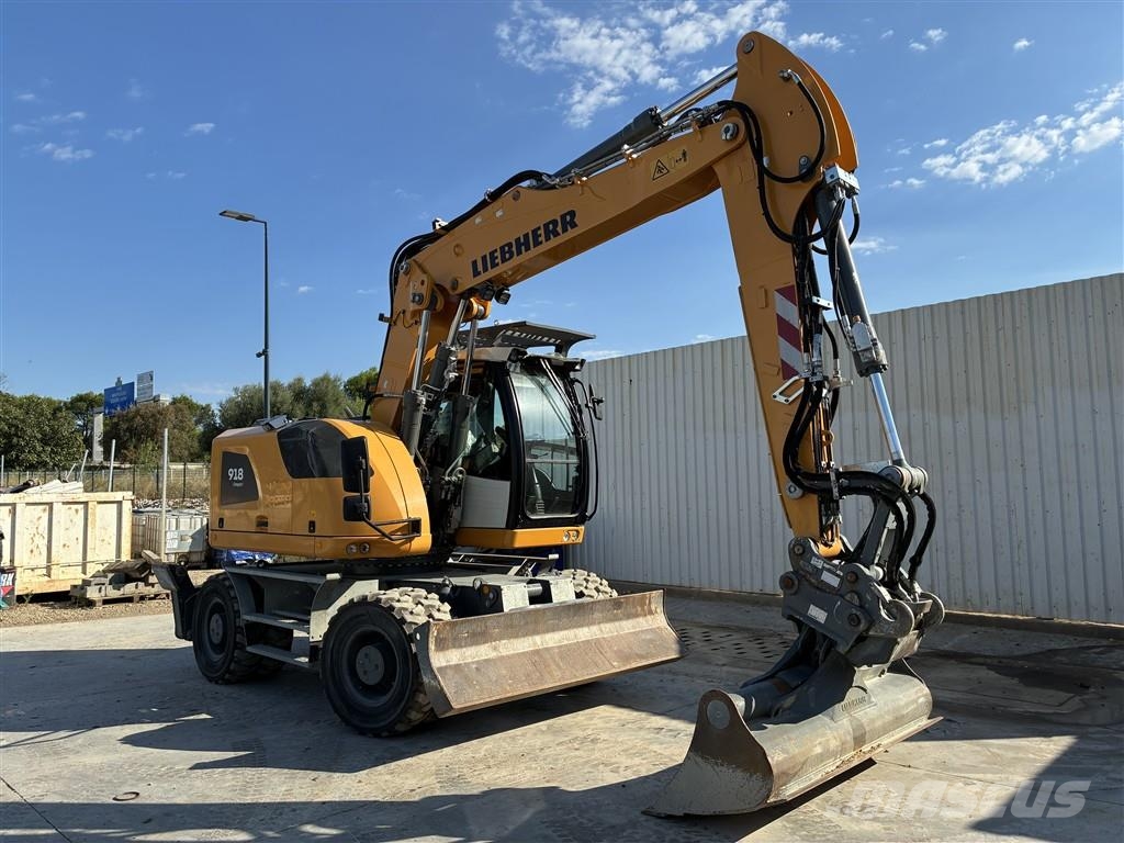 Liebherr A 918 Compact Litronic Pelle sur pneus