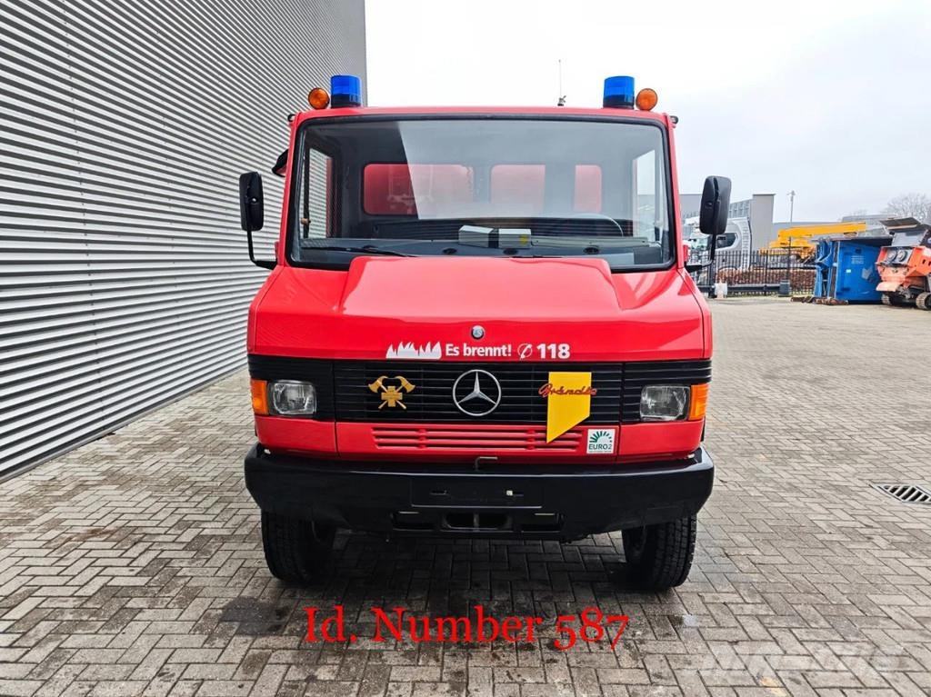 Mercedes-Benz 814 DA 4x4 Manual Gerbox Service books! 消防車