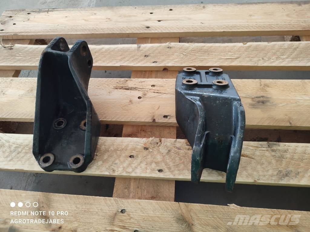 Deutz-Fahr 430 GS Agrofarm Mounting Bracket 001064200 12084 Chassis e suspensões