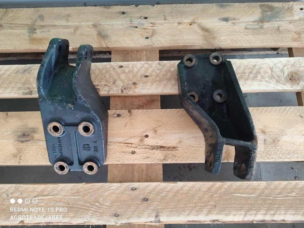 Deutz-Fahr 430 GS Agrofarm Mounting Bracket 001064200 12084 Chassis e suspensões
