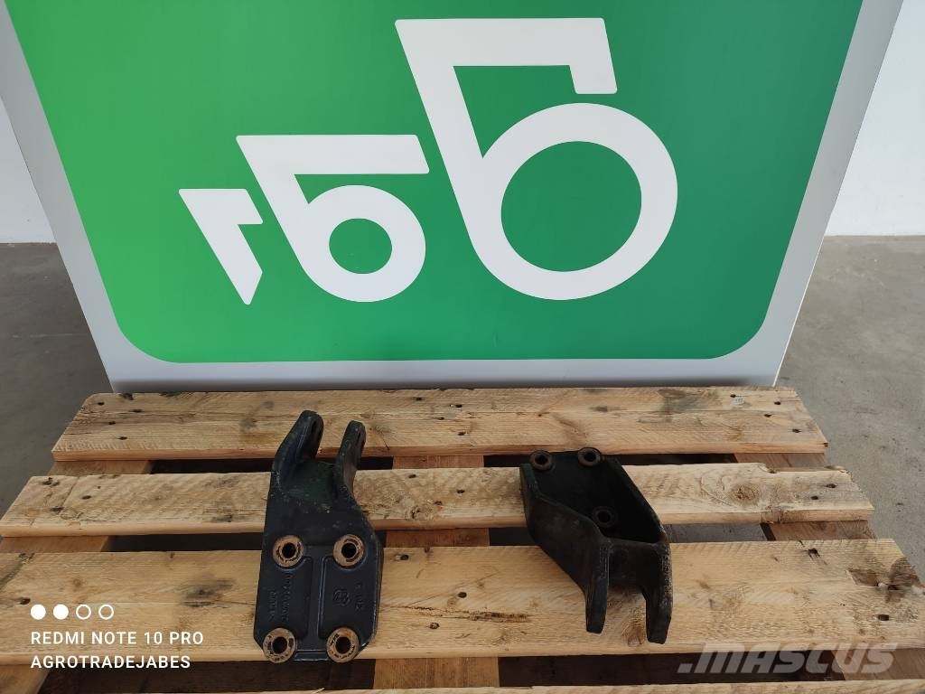 Deutz-Fahr 430 GS Agrofarm Mounting Bracket 001064200 12084 Chassis e suspensões