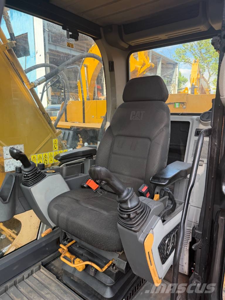 CAT 330 high-spec model 履带挖掘机