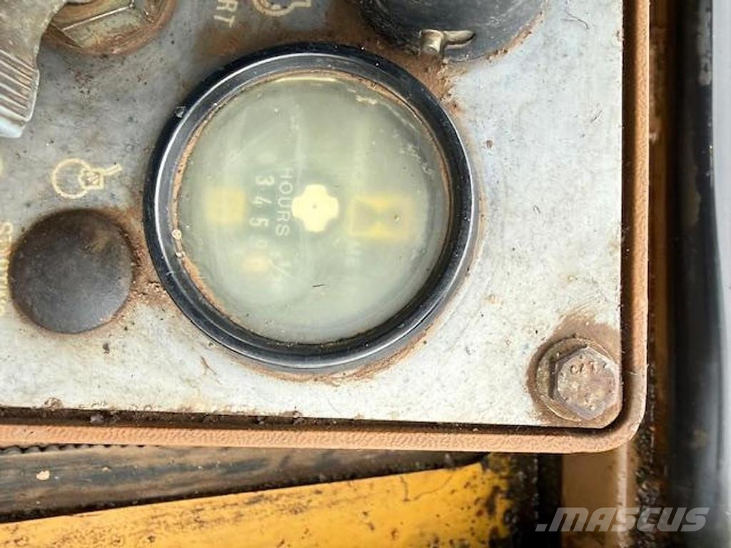 CAT 943 Kolesové nakladače