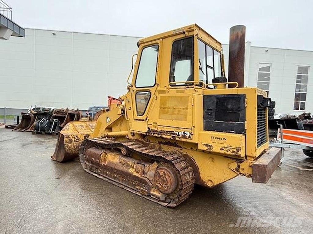 CAT 943 Kolesové nakladače