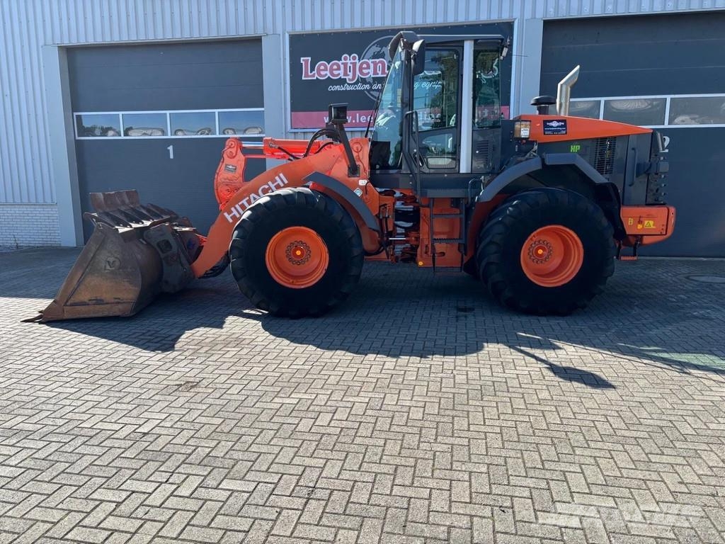 Hitachi ZW180, SOLD/ VERKOCHT/ VERKAUFT !!! Gumikerekes homlokrakodók