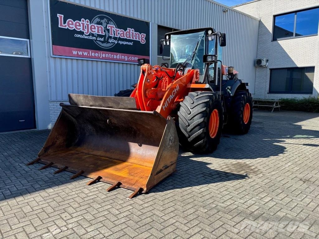 Hitachi ZW180, SOLD/ VERKOCHT/ VERKAUFT !!! Gumikerekes homlokrakodók