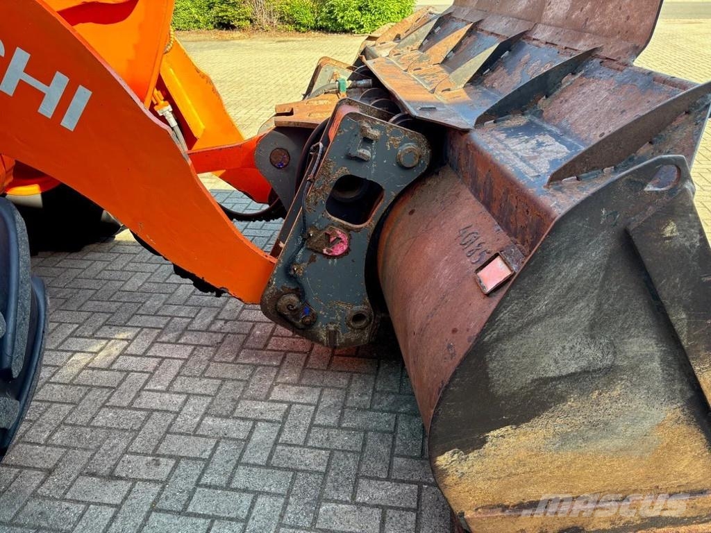 Hitachi ZW180, SOLD/ VERKOCHT/ VERKAUFT !!! Gumikerekes homlokrakodók