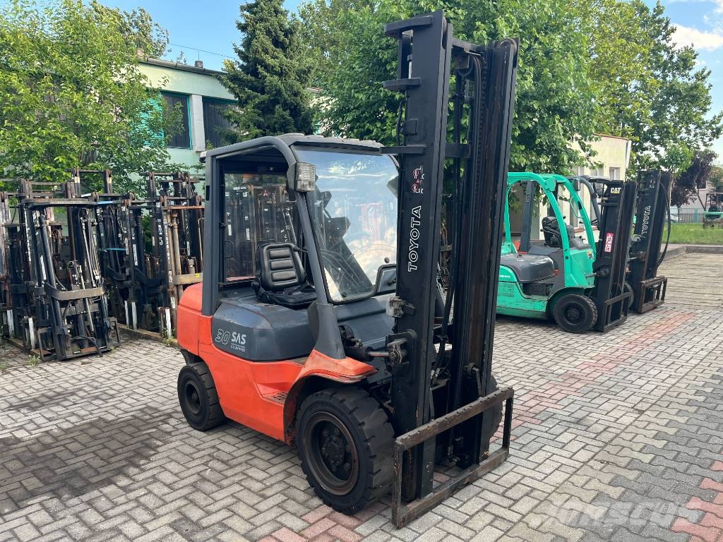 Toyota 7 FGF 30 /02/ V-2025 OB Chariots GPL
