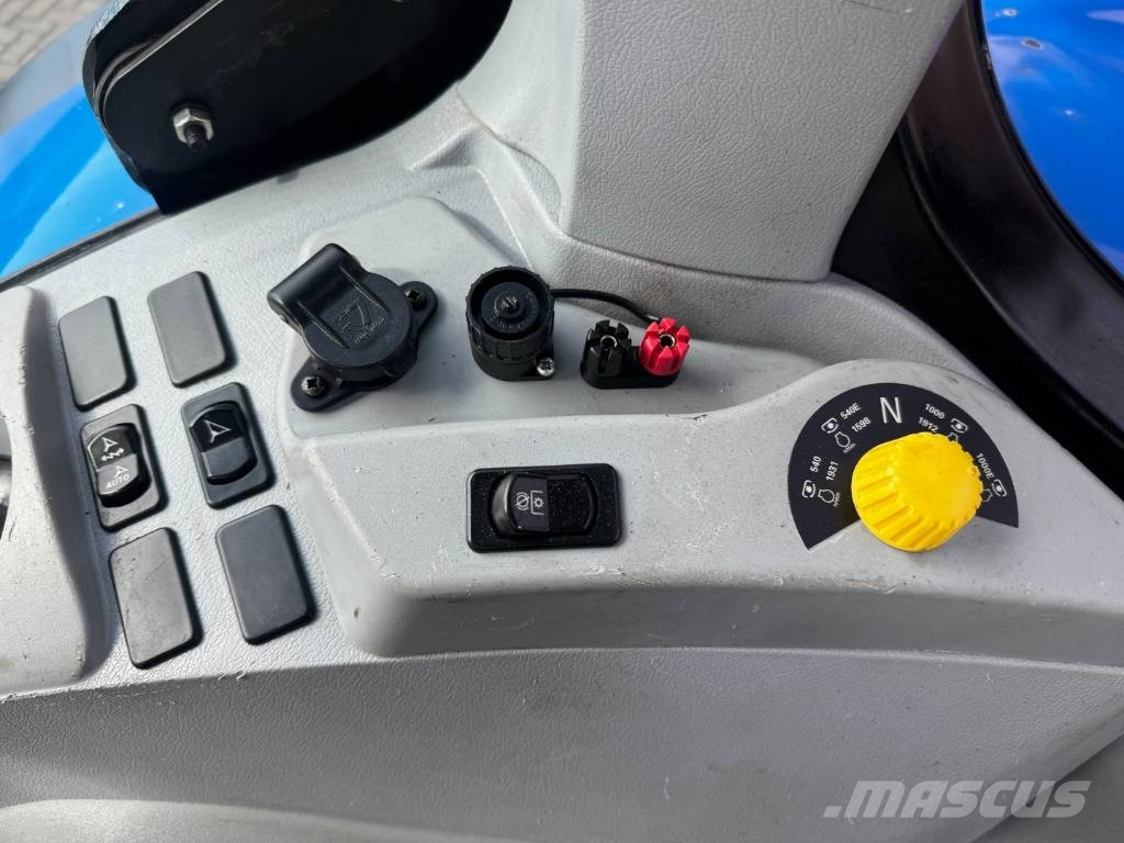 New Holland T7.270AC, Frontlinkage + PTO, airbrakes, 50k,'22 トラクター