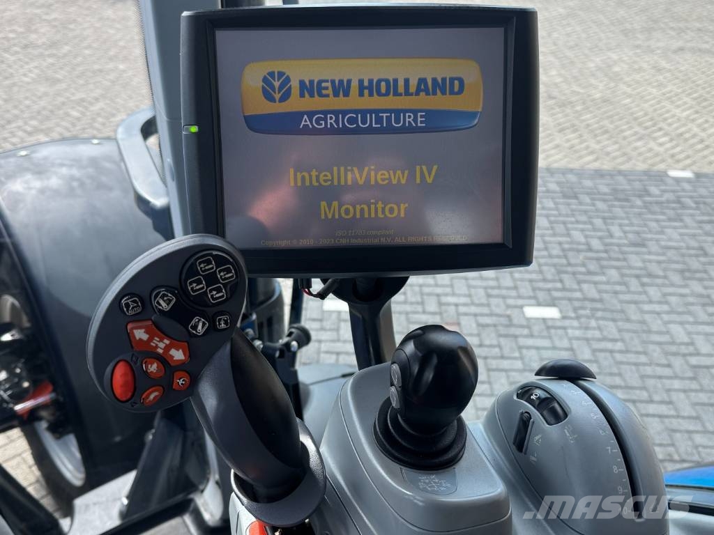 New Holland T7.270AC, Frontlinkage + PTO, airbrakes, 50k,'22 トラクター