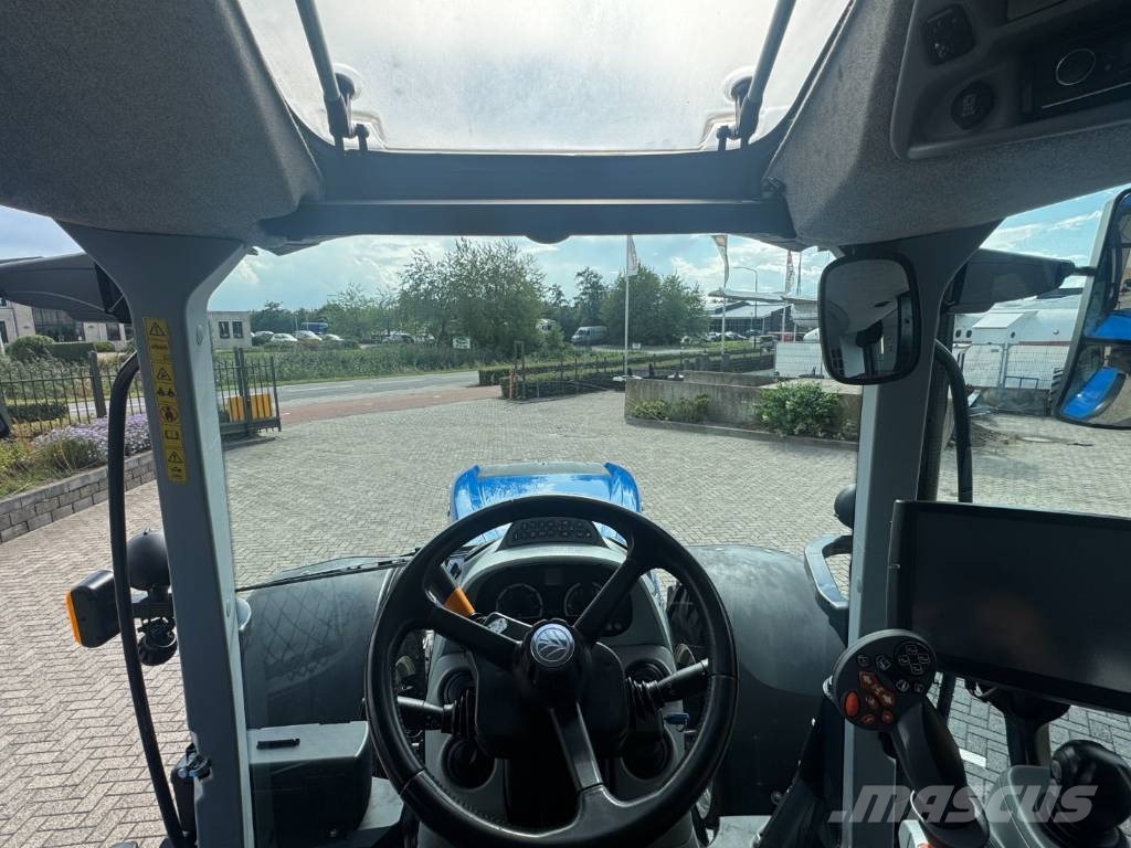 New Holland T7.270AC, Frontlinkage + PTO, airbrakes, 50k,'22 トラクター