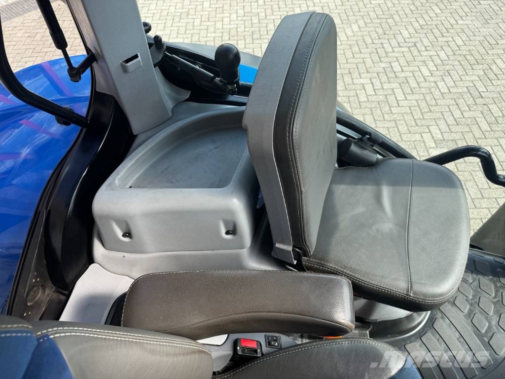 New Holland T7.270AC, Frontlinkage + PTO, airbrakes, 50k,'22 トラクター