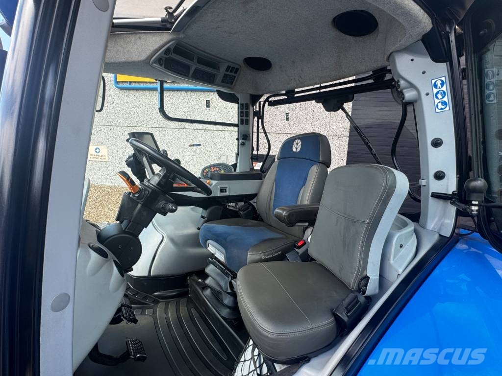 New Holland T7.270AC, Frontlinkage + PTO, airbrakes, 50k,'22 トラクター