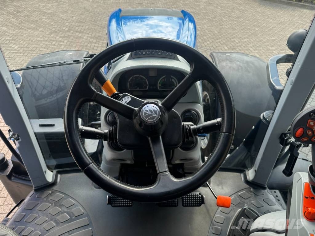 New Holland T7.270AC, Frontlinkage + PTO, airbrakes, 50k,'22 トラクター