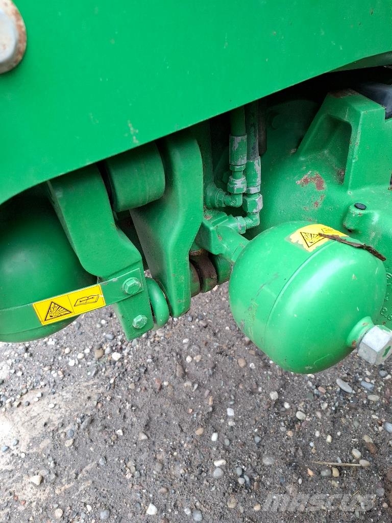 John Deere 6155R Traktoriai