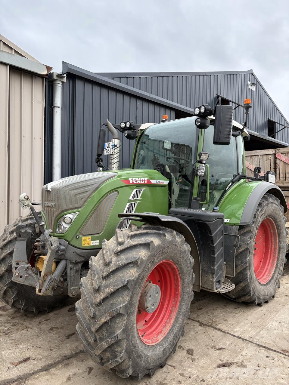 Fendt 720 VARIO PROFI + Traktoren