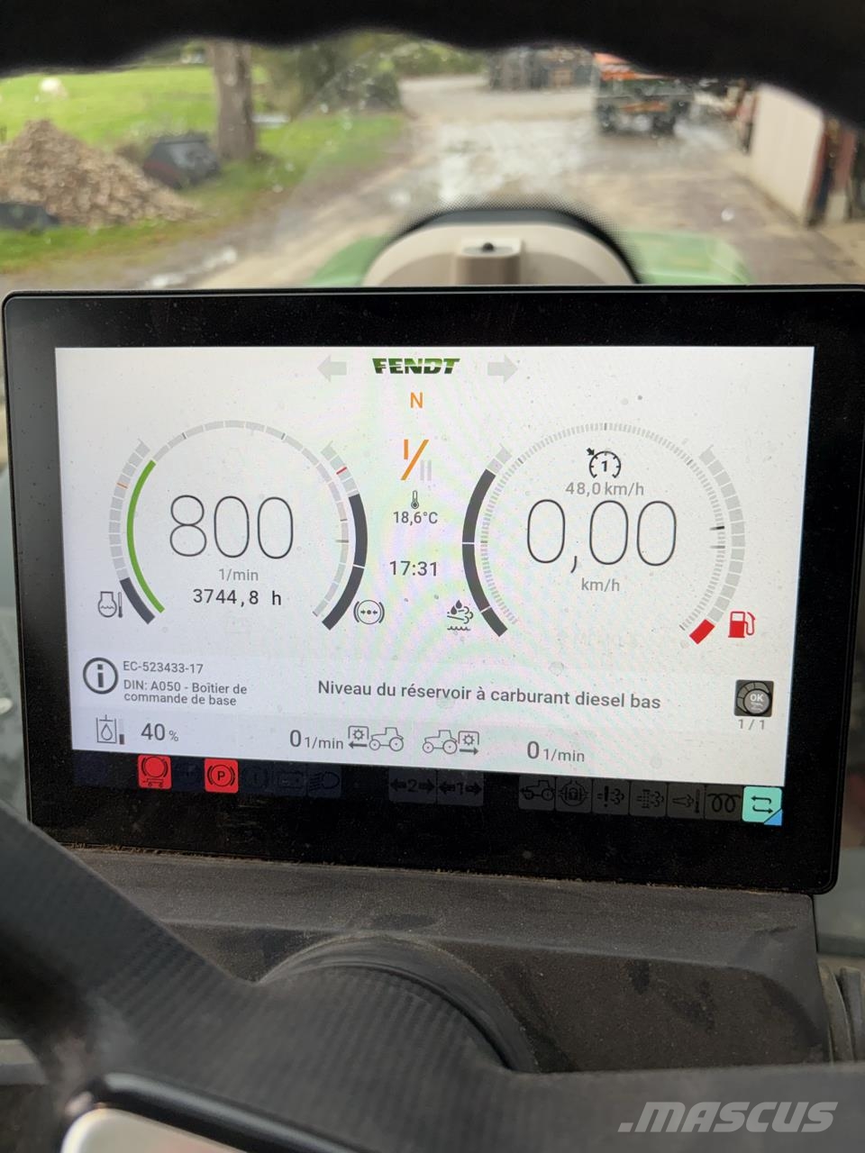 Fendt 720 VARIO PROFI + Traktoren