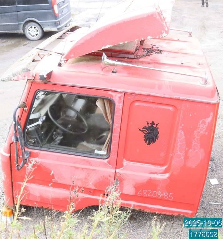Scania P 82 M Kabine in notranjost