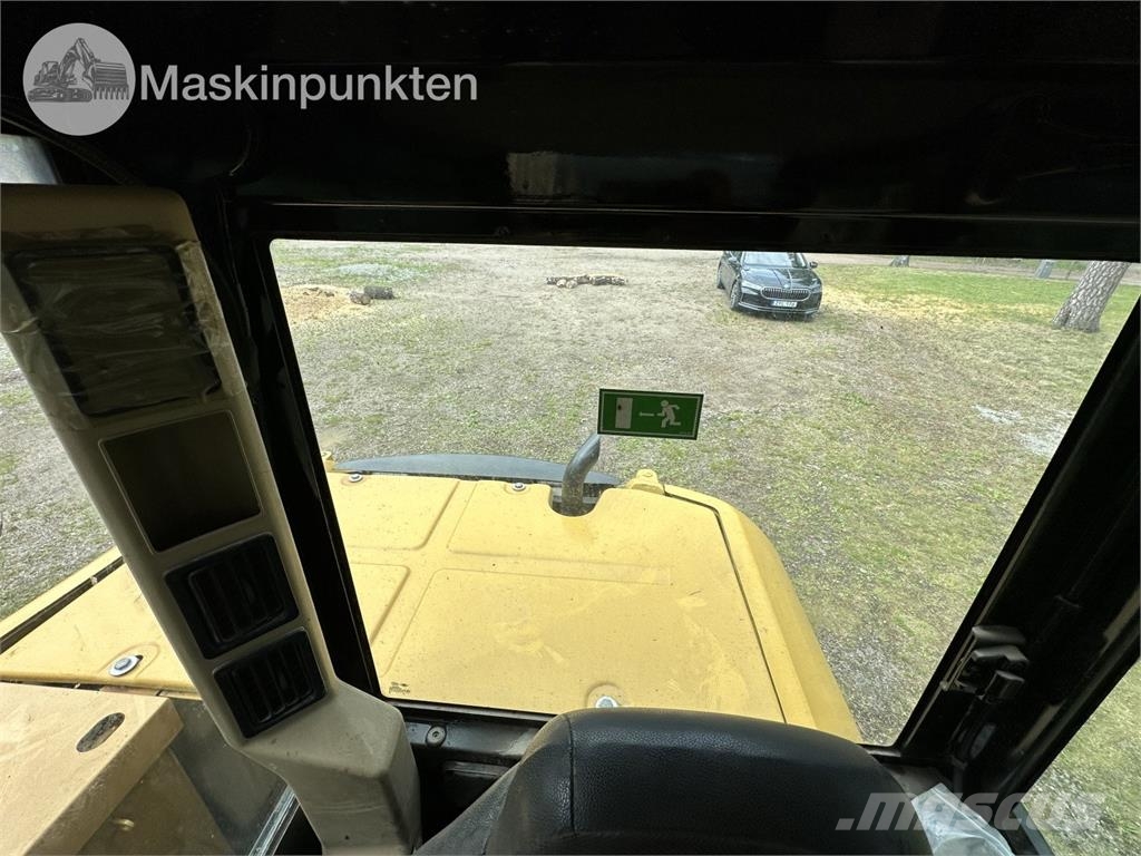 CAT 306 E Paletli ekskavatörler