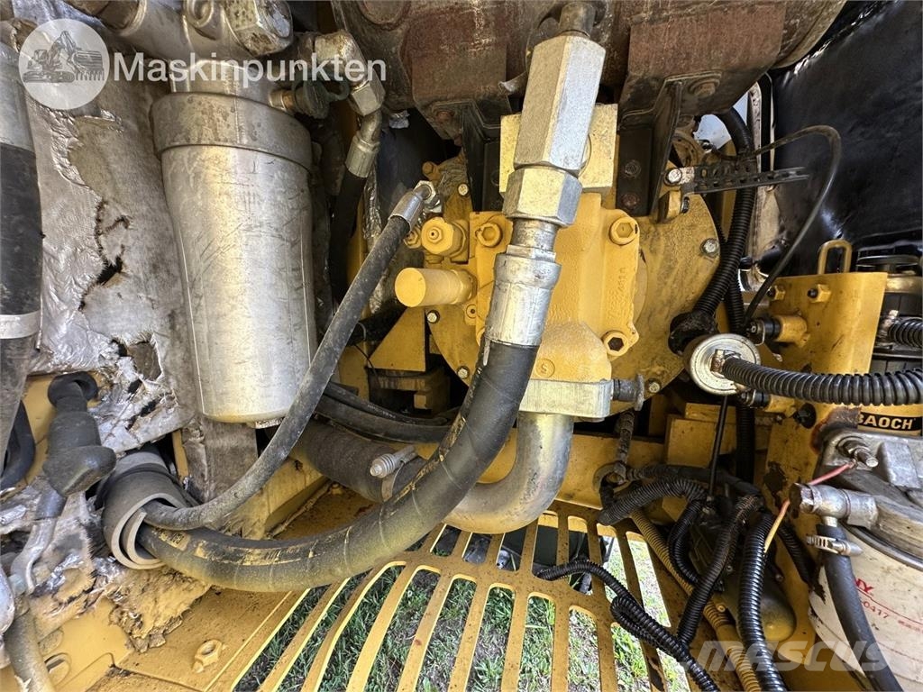 CAT 306 E Paletli ekskavatörler