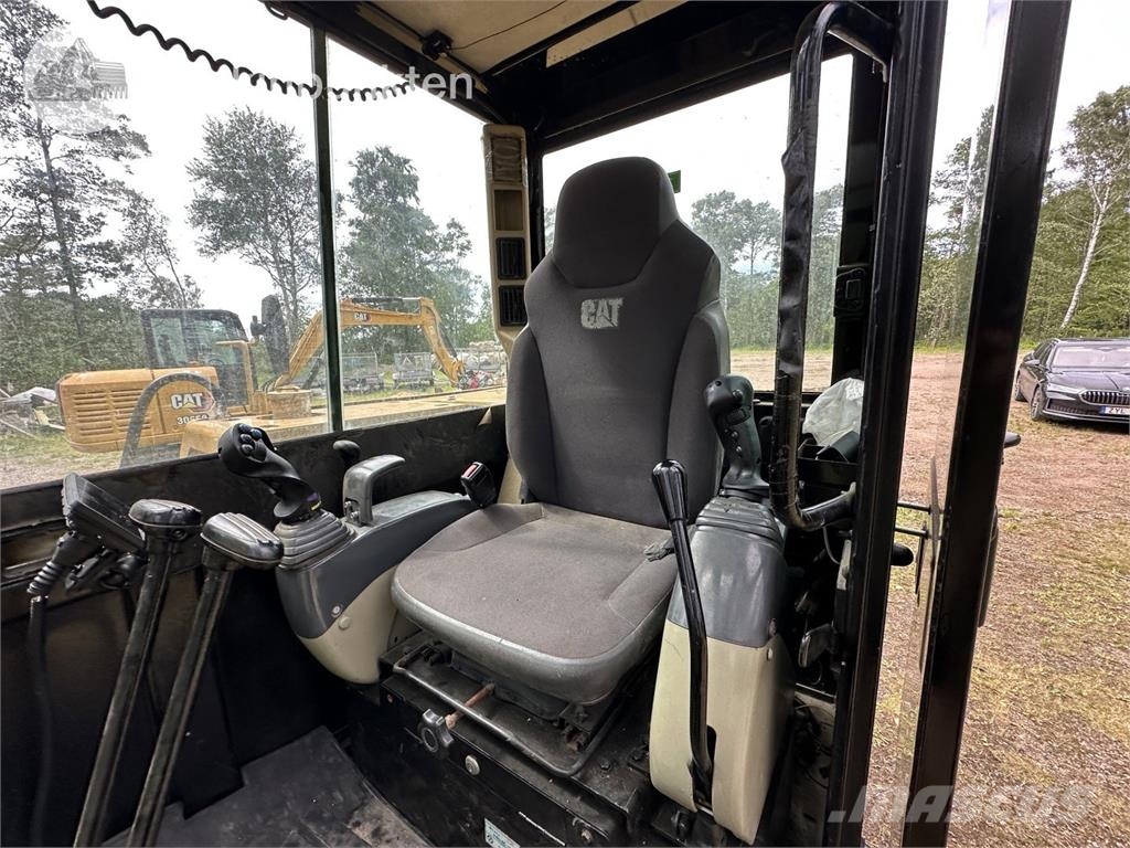 CAT 306 E Paletli ekskavatörler