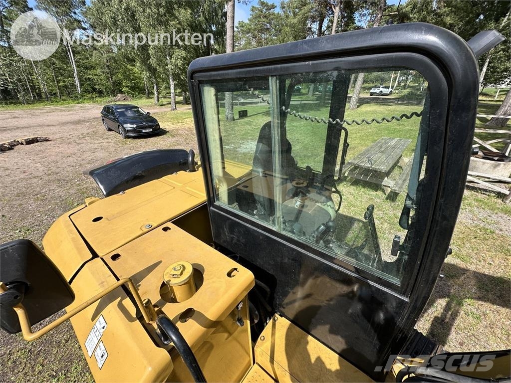 CAT 306 E Paletli ekskavatörler
