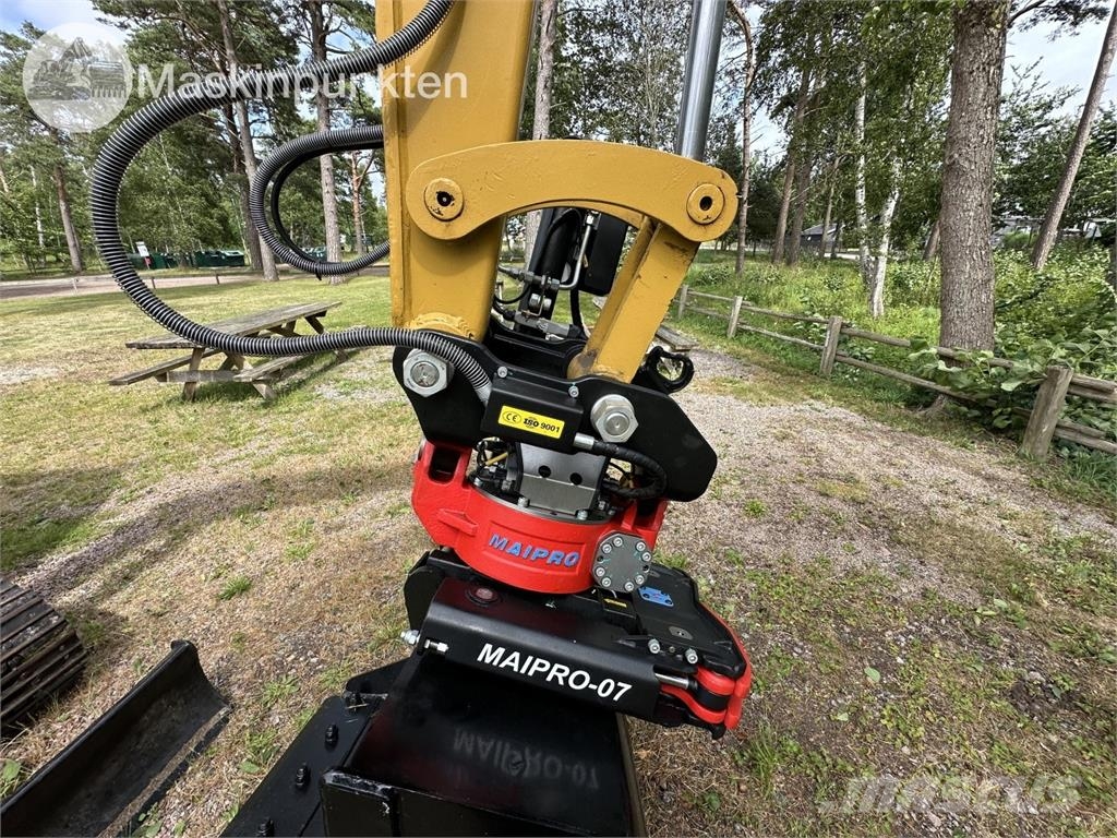 CAT 306 E Paletli ekskavatörler