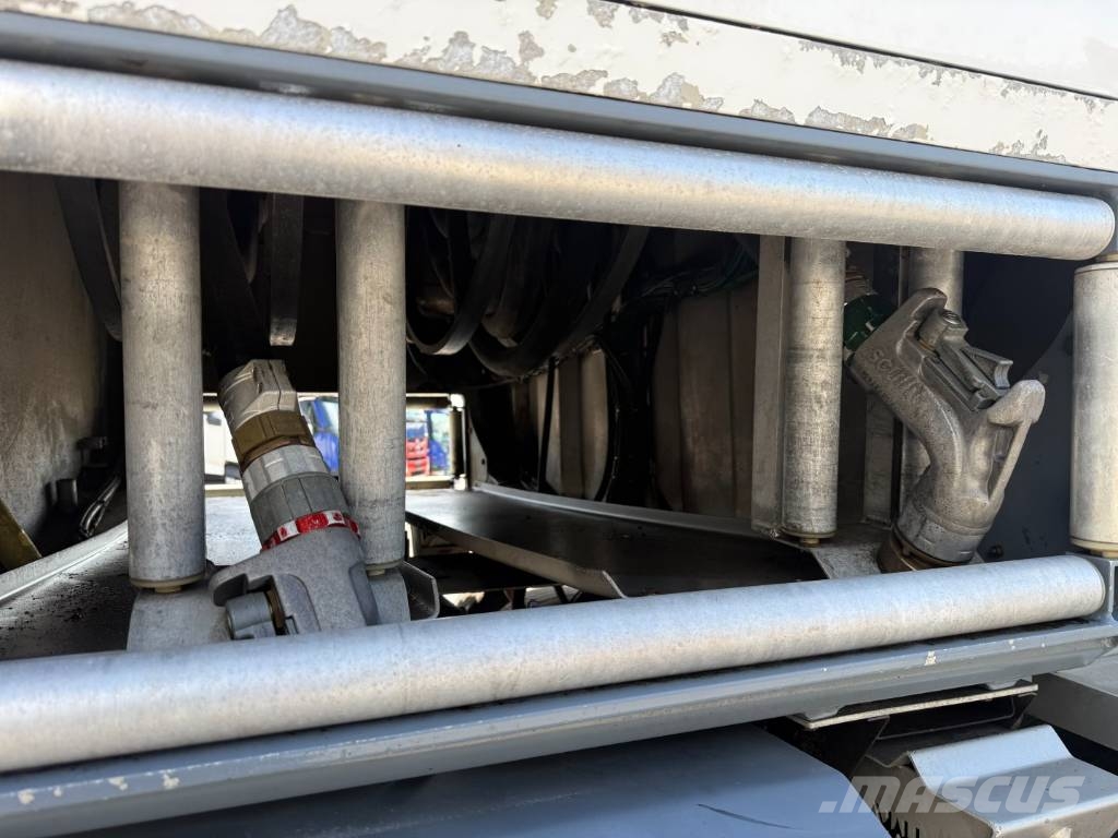 Volvo FM440 8x2*6 24.000 l. ADR Petrol / Diesel Camiones cisternas