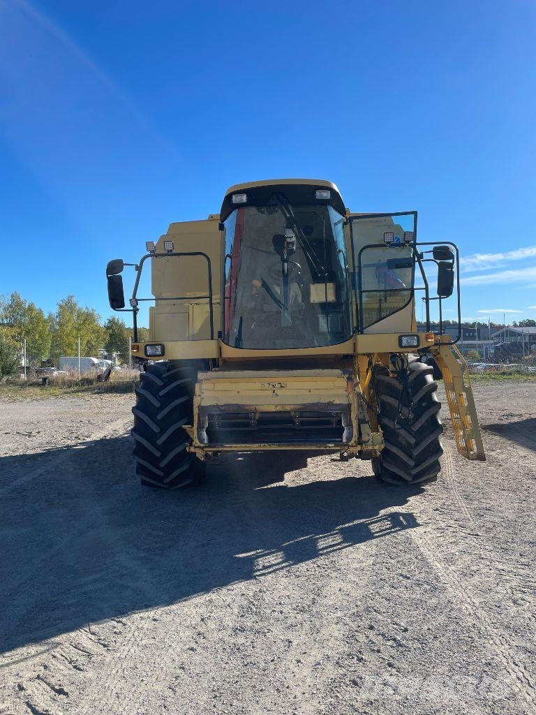 New Holland TX 66 Teraviljakombainid