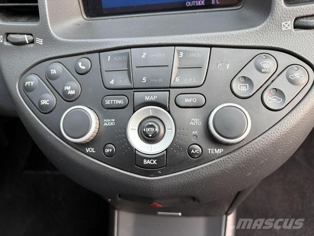Nissan Primera 1.8 L + MANUAL + AIR CONDITIONING Automobili