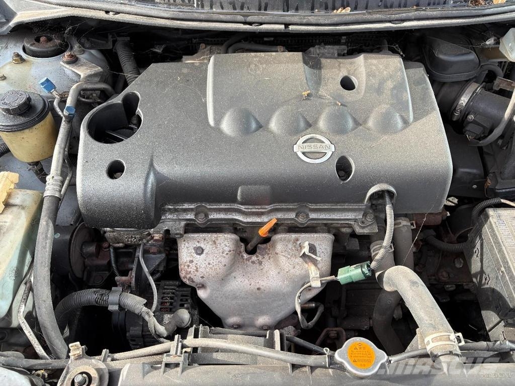 Nissan Primera 1.8 L + MANUAL + AIR CONDITIONING Automobili