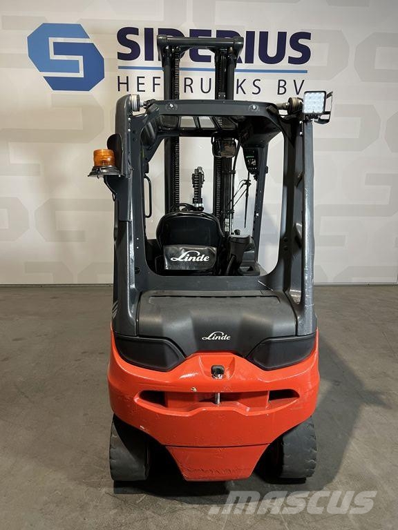 Linde E30L-01 شاحنات ذات رافعات شوكية تعمل بالكهرباء