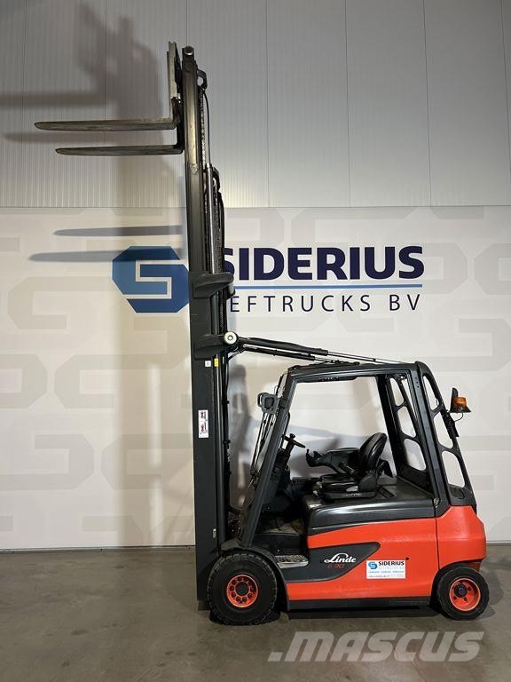 Linde E30L-01 شاحنات ذات رافعات شوكية تعمل بالكهرباء