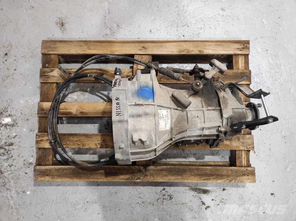 Nissan NT 400 Cabstar Gearbox 32010-LC62A / LOW MILEAGE Převodovky