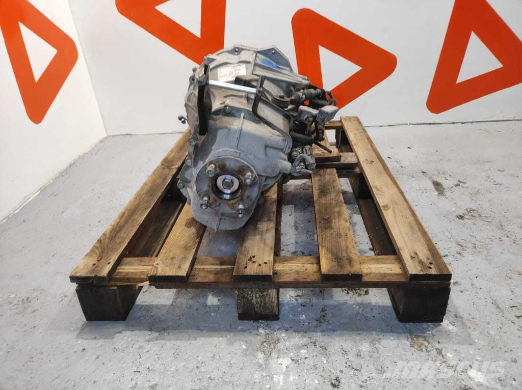 Nissan NT 400 Cabstar Gearbox 32010-LC62A / LOW MILEAGE Převodovky