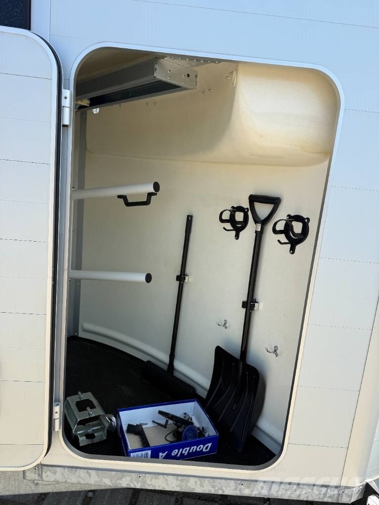Humbaur Xanthos AERO 2700 Pferdeanhänger Dyretransport tilhenger