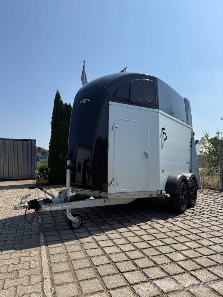 Humbaur Xanthos AERO 2700 Pferdeanhänger Dyretransport tilhenger