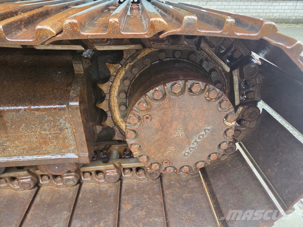 Volvo EC300EL 履带挖掘机