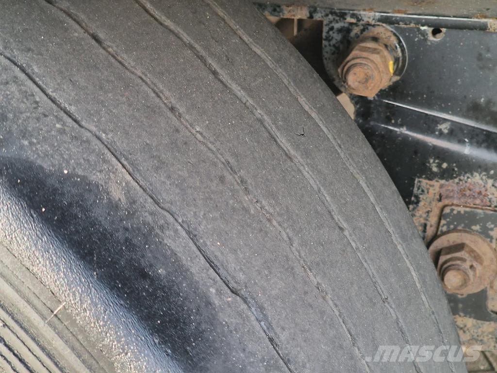 Krone SD Tautliner - BPW Axle - Lift axle Polprikolice s ponjavo