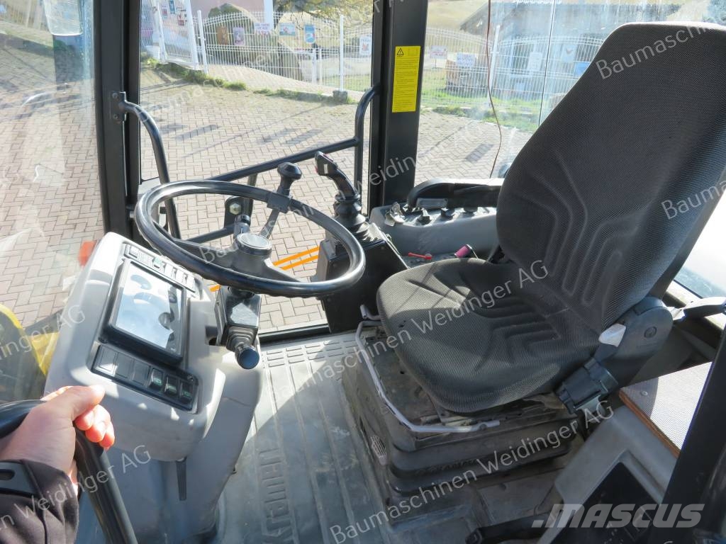 Kramer 620 Iekrāvēji uz riteņiem