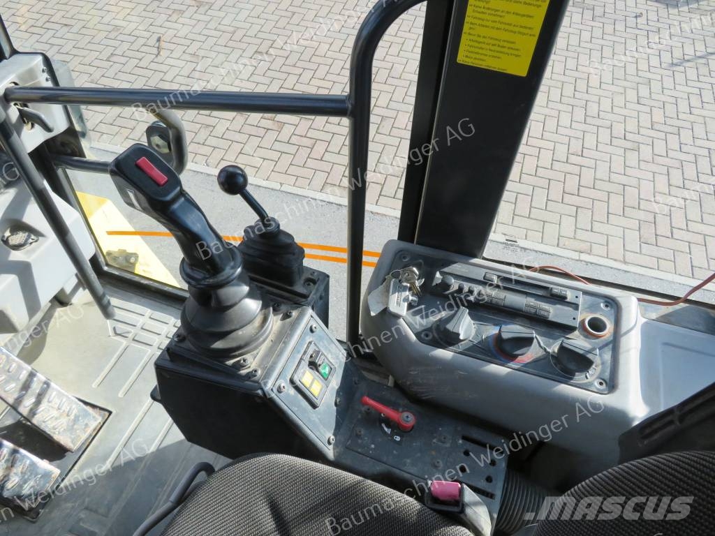 Kramer 620 Iekrāvēji uz riteņiem